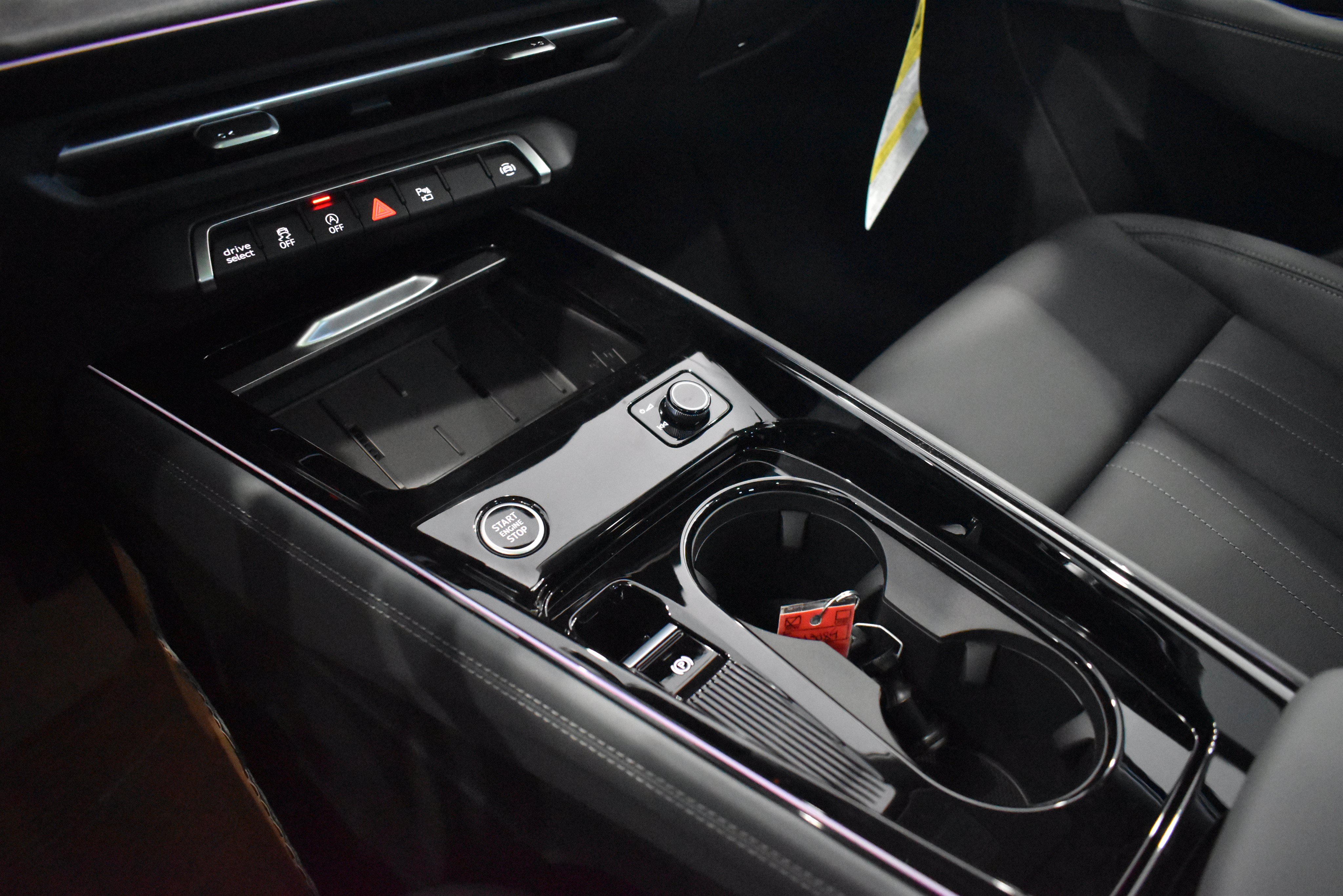 New 2026 Audi Q3 quattro 2.0T AWD/4WD image 13