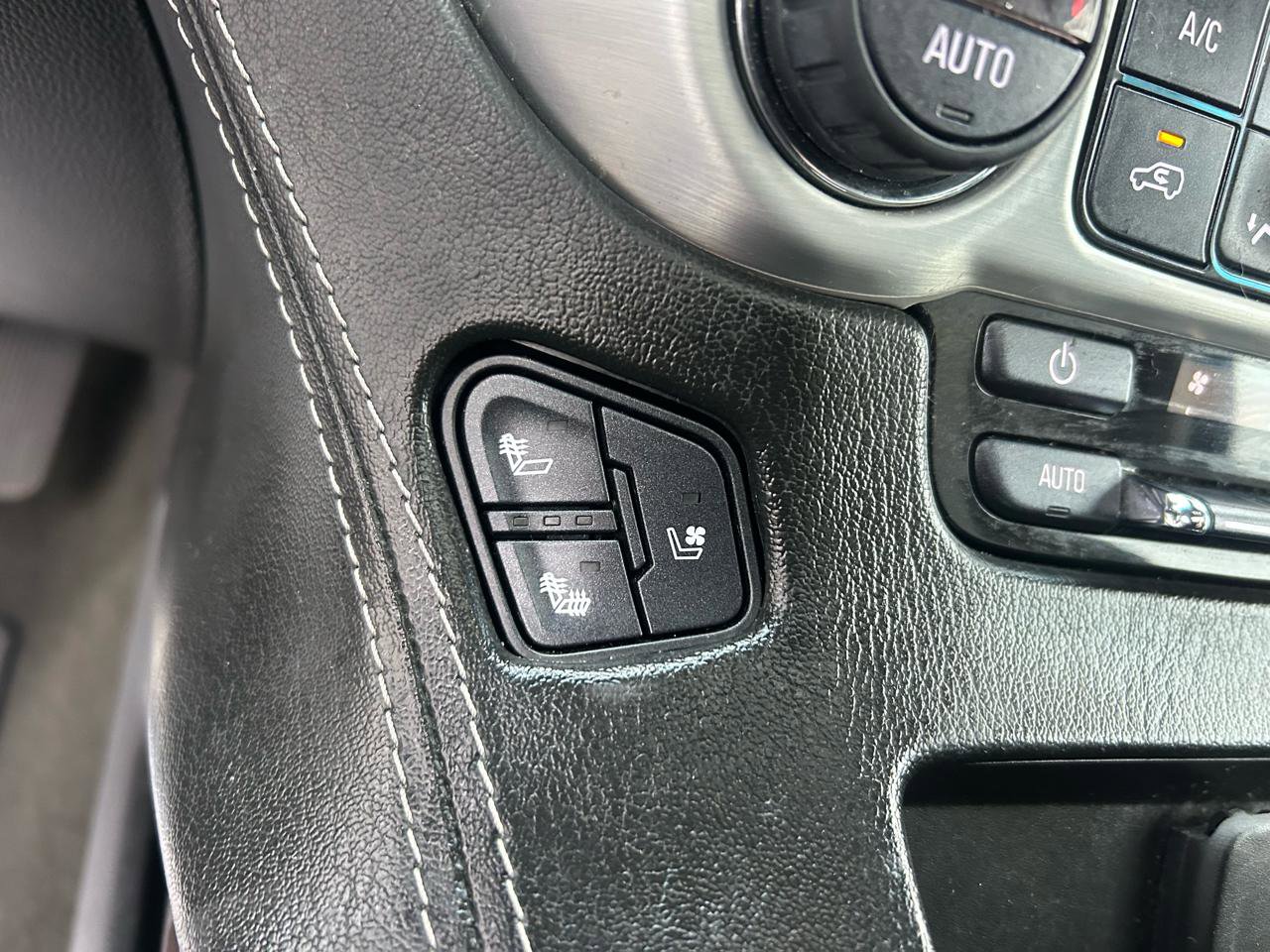 Used 2018 GMC Yukon XL SLT w/ Open Road Package image 23