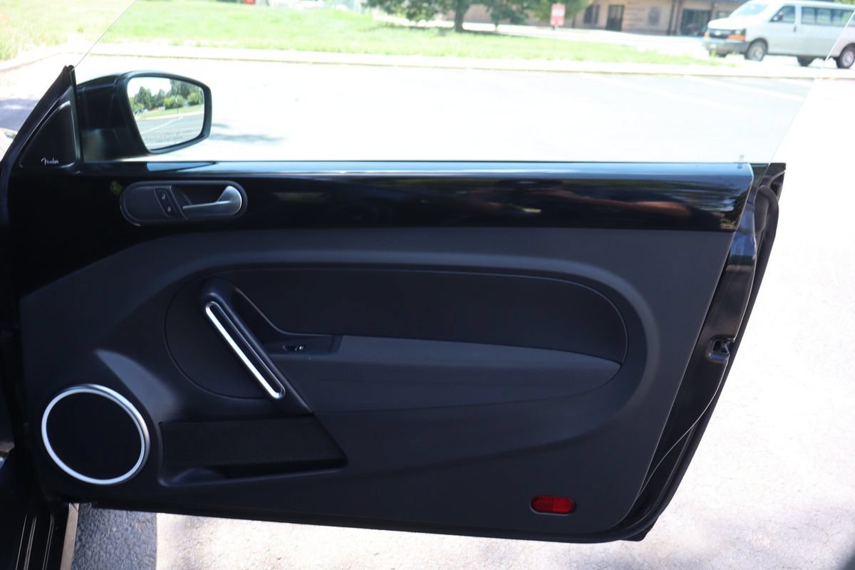 Used 2013 Volkswagen Beetle 2.0T FWD image 24