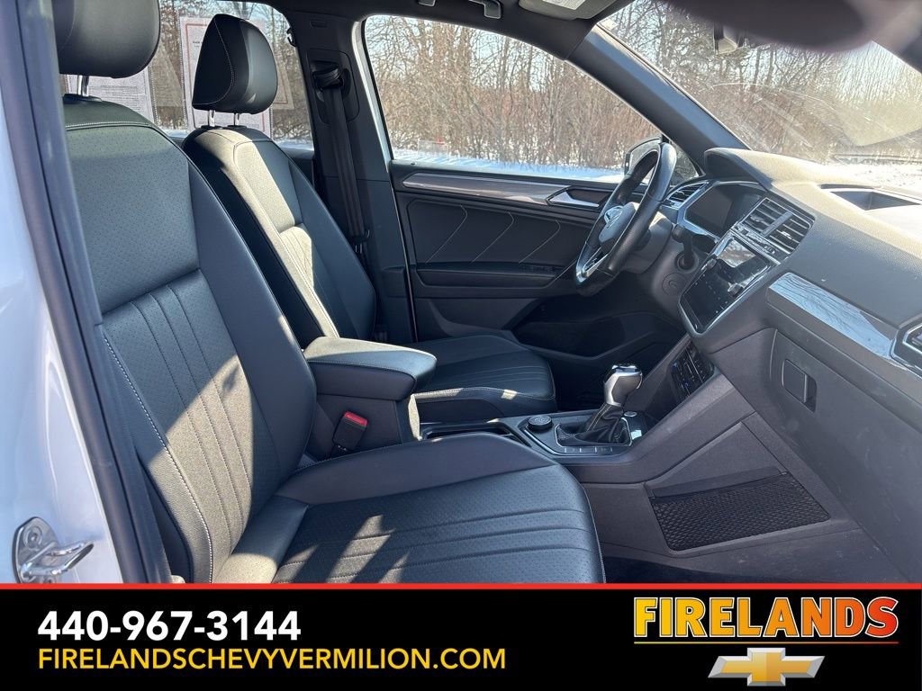 Used 2023 Volkswagen Tiguan SE R-Line image 33