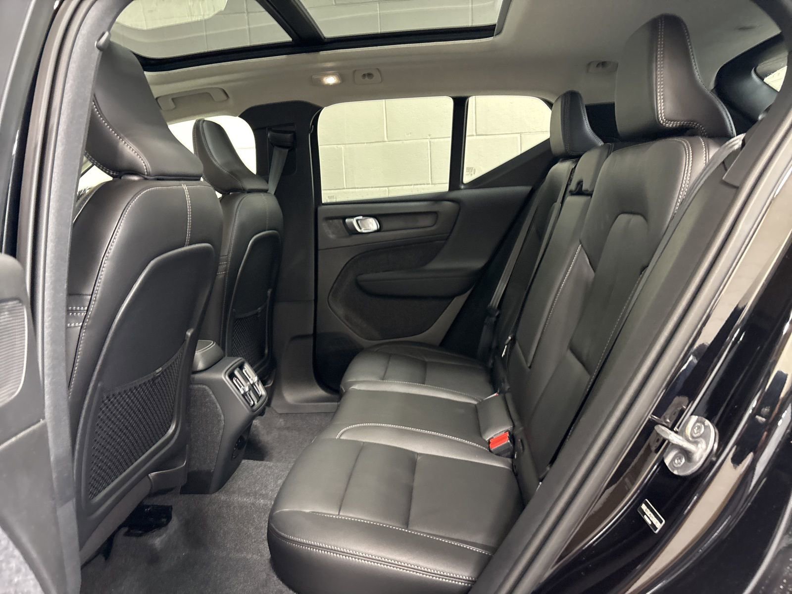 New 2025 Volvo XC40 B5 Plus w/ Protection Package Premier image 7