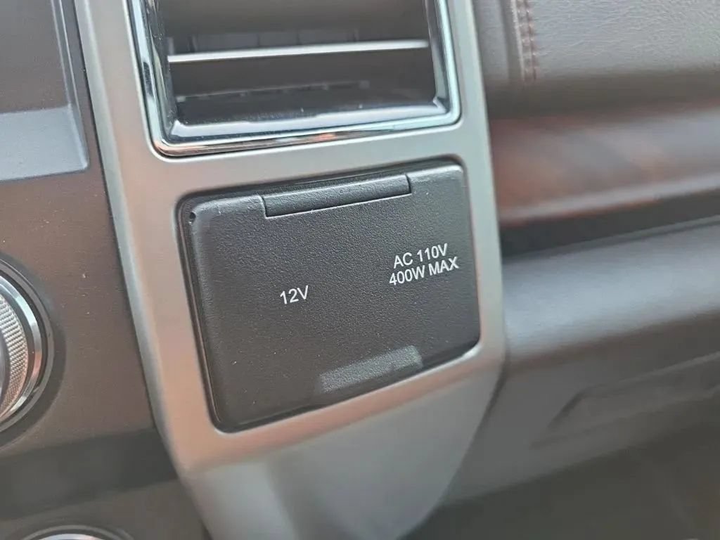 Used 2019 Ford F150 King Ranch w/ Equipment Group 601A Luxury AWD/4WD image 38