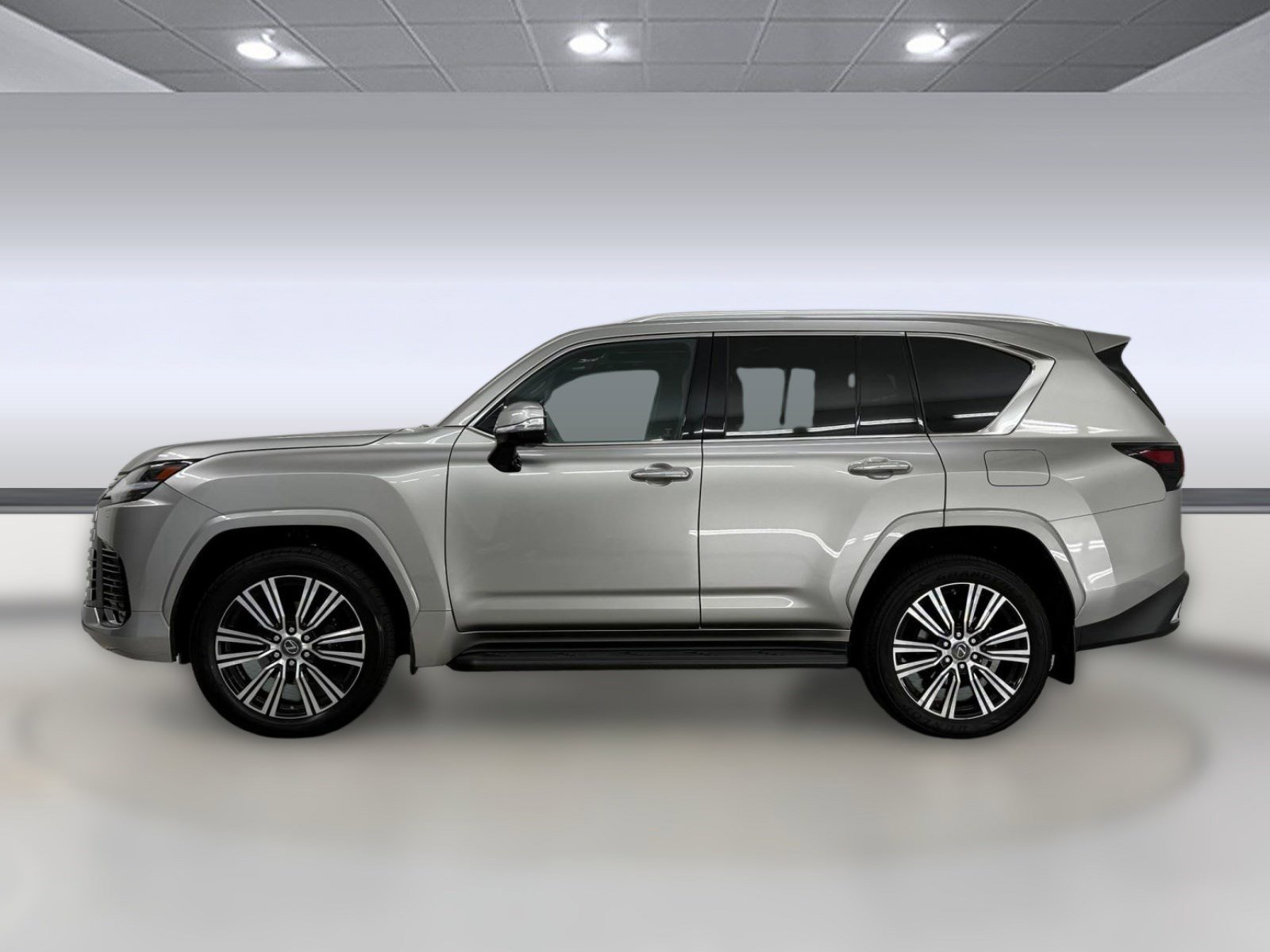 Used 2023 Lexus LX 600 4WD w/ Luxury Package image 2