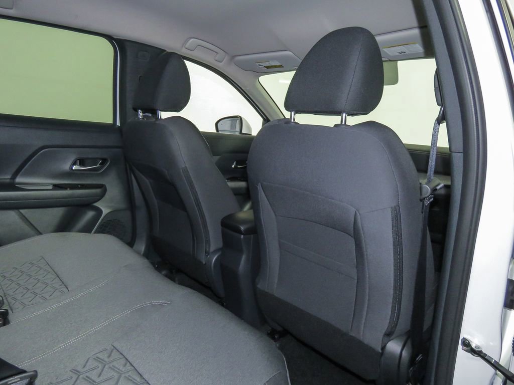 Certified 2025 Nissan Kicks SV image 35