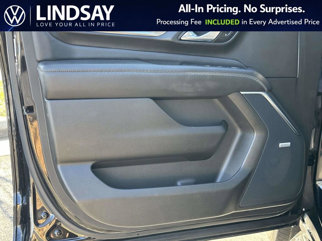 Used 2021 GMC Yukon Denali w/ Advanced Technology Package image 9