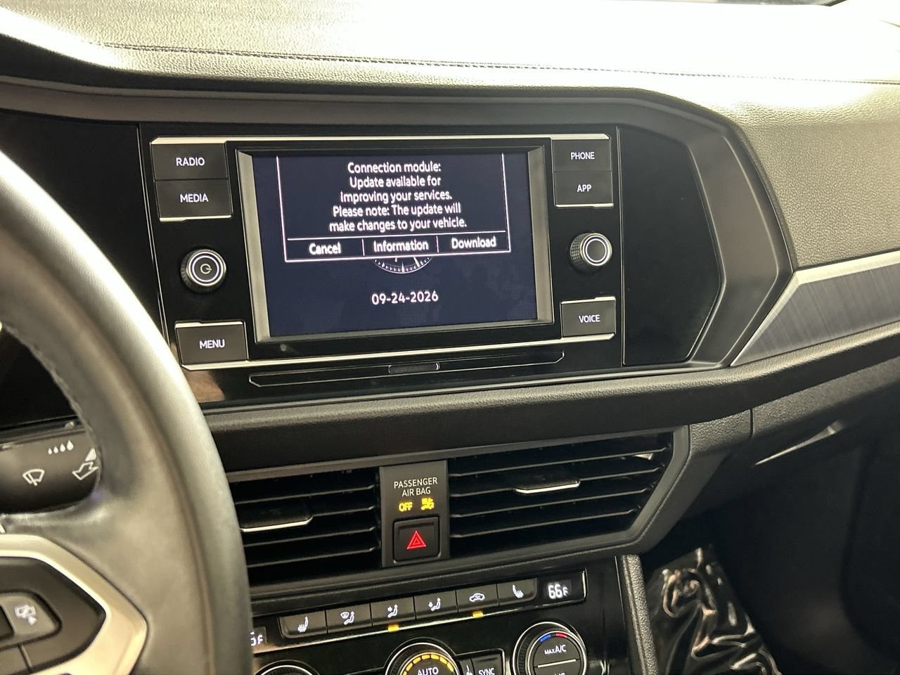 Used 2024 Volkswagen Jetta SE FWD image 17