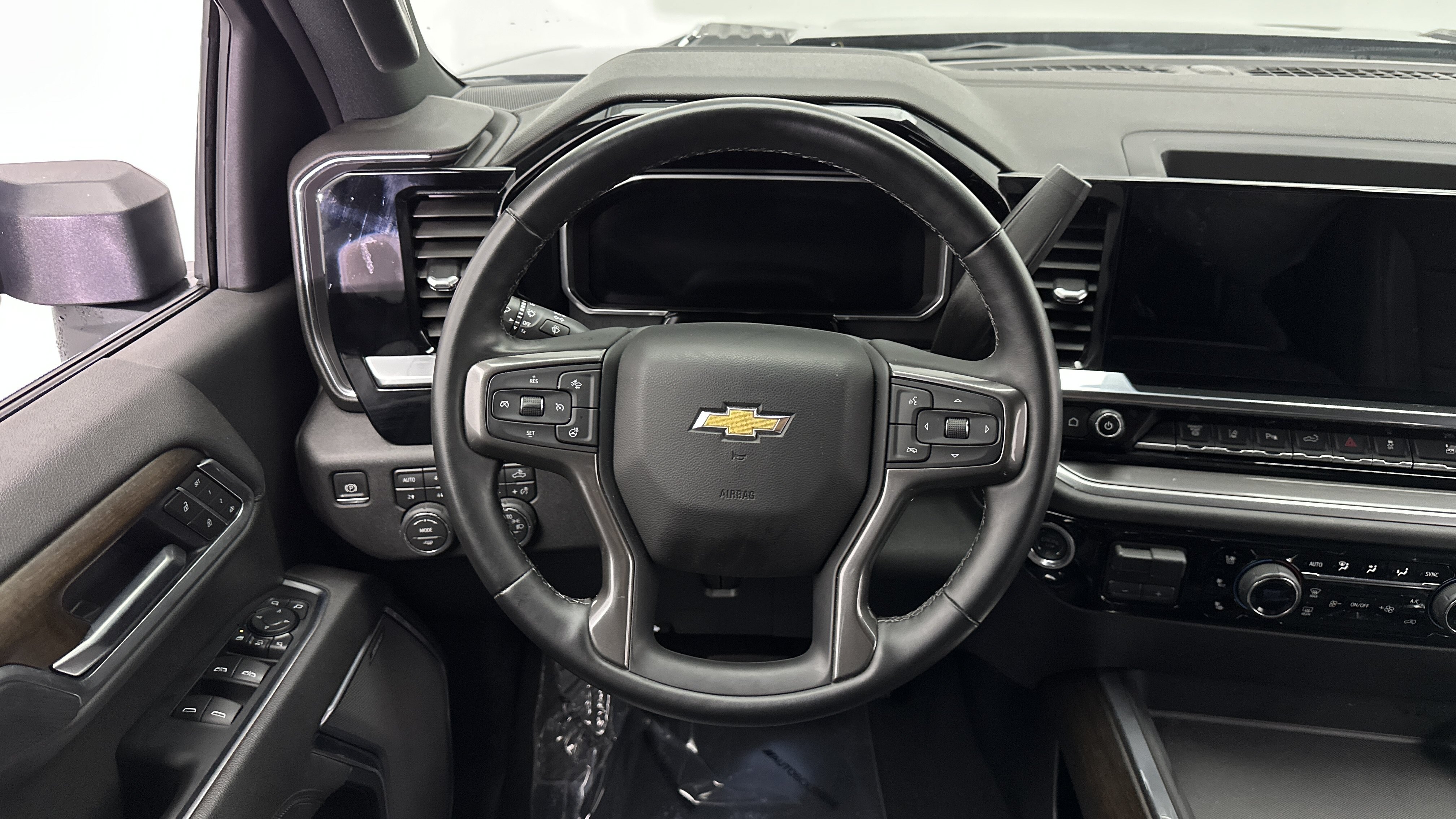 Used 2026 Chevrolet Silverado 3500 High Country AWD/4WD image 32