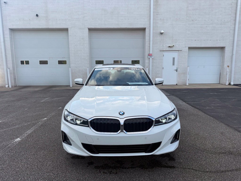 Used 2024 BMW 330i xDrive Sedan w/ Premium Package AWD/4WD image 8