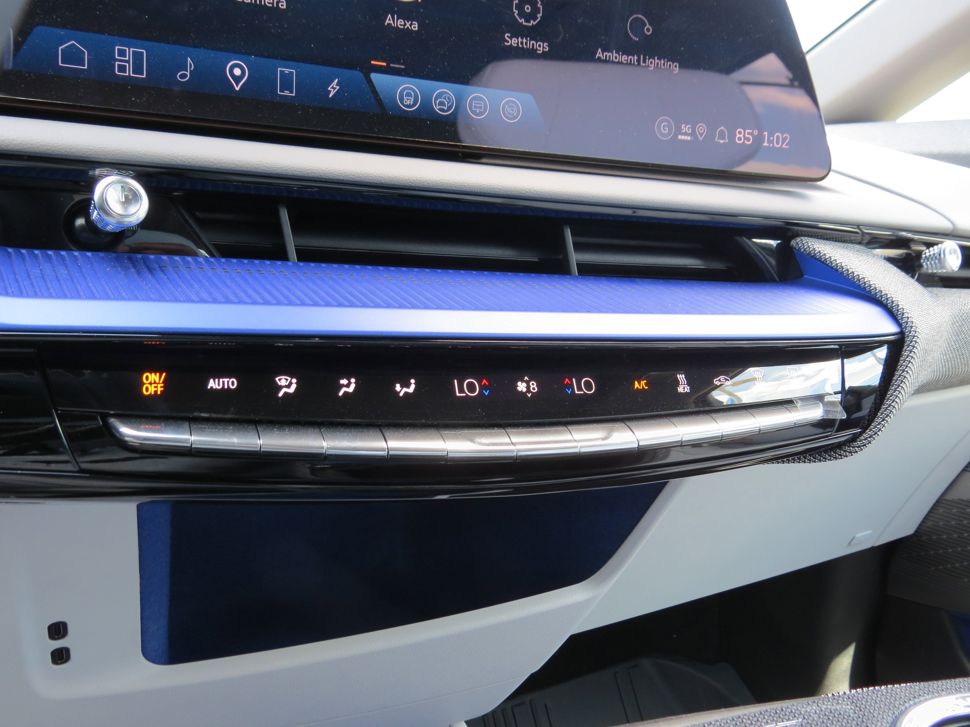 New 2025 Cadillac Optiq Sport 2 w/ LPO, Floor Liner Package image 25