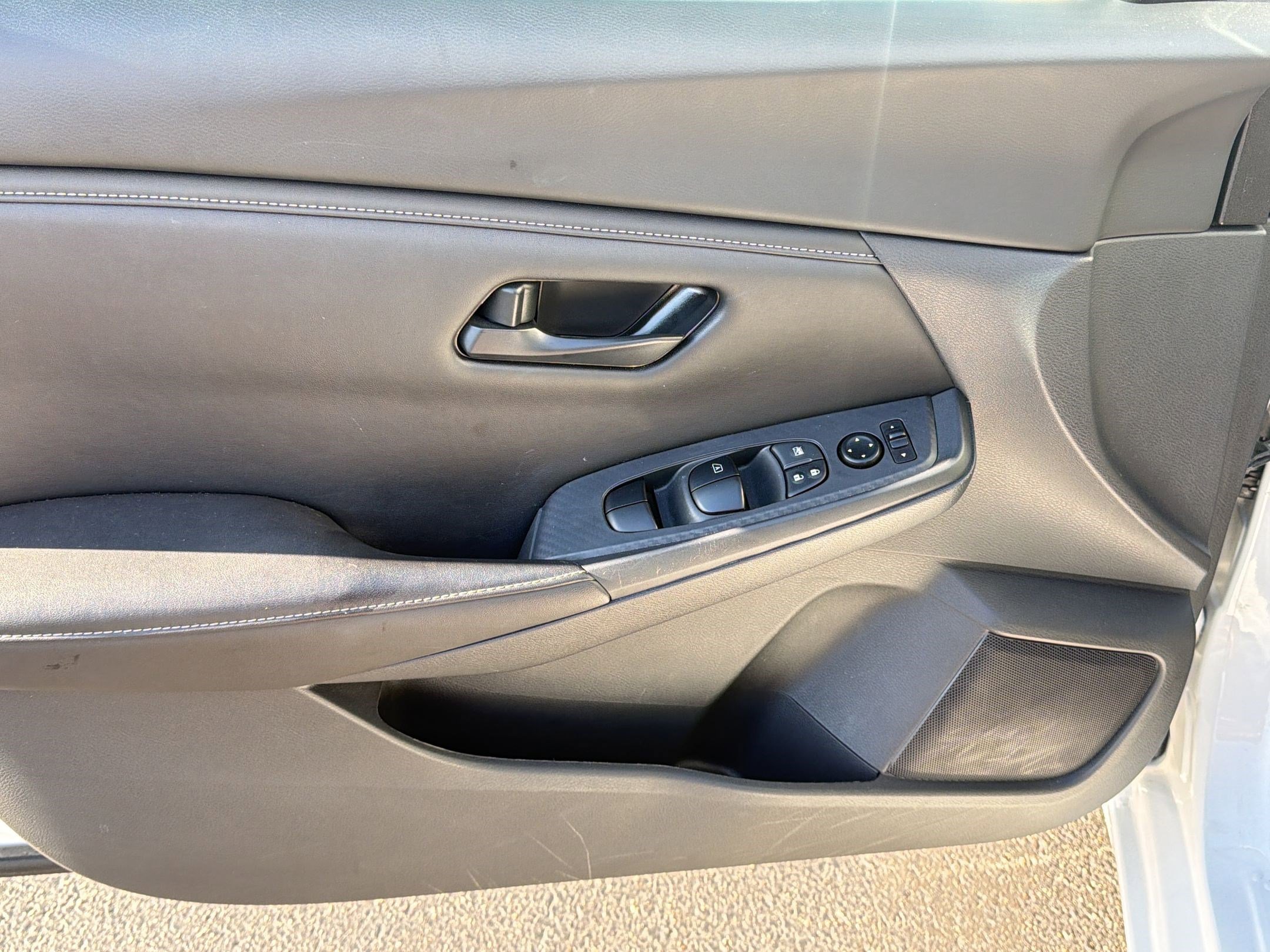 Used 2025 Nissan Sentra S image 13