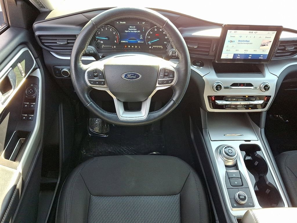Used 2022 Ford Explorer XLT image 13