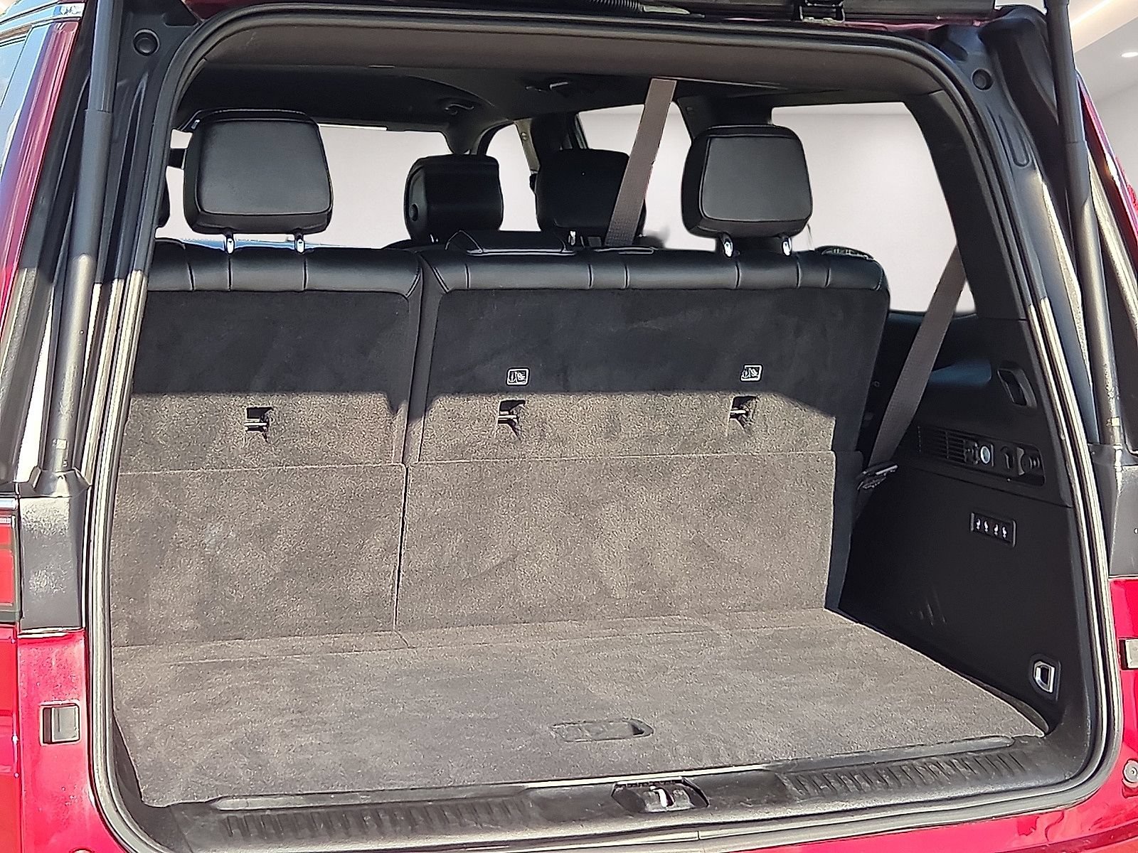 Used 2024 Jeep Wagoneer Series III AWD/4WD image 8