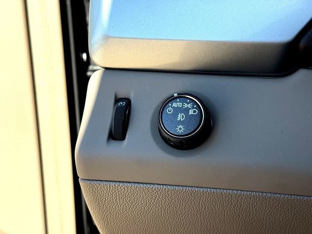 Used 2018 Chevrolet Tahoe LT w/ Luxury Package image 14