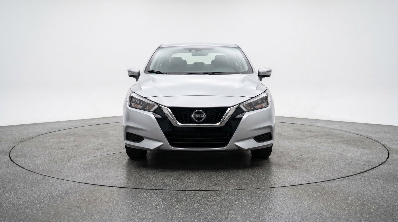 Used 2025 Nissan Versa SV FWD image 2