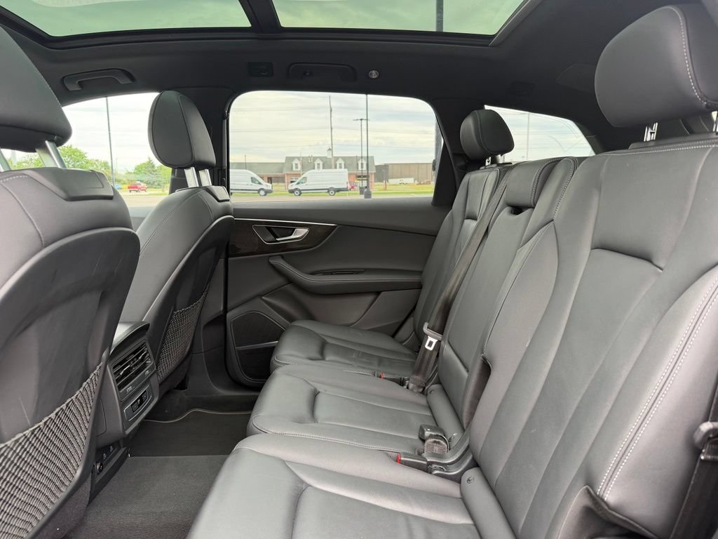 Used 2025 Audi Q7 3.0T Premium Plus AWD/4WD image 16