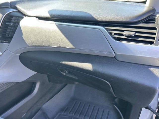 Used 2016 Chevrolet Suburban LT RWD image 30