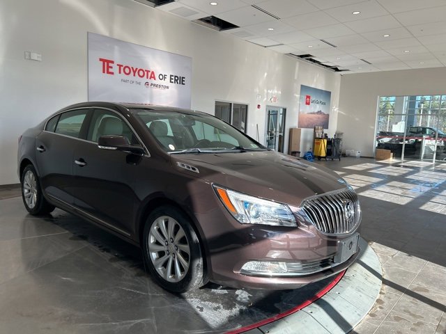 Used 2015 Buick LaCrosse Leather image 2