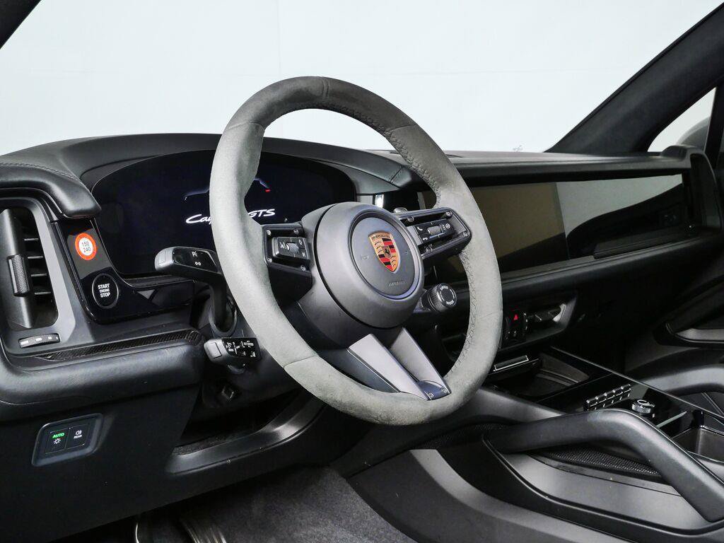 Certified 2025 Porsche Cayenne GTS AWD/4WD image 9