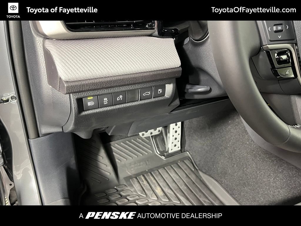 Used 2026 Toyota Camry SE FWD image 24
