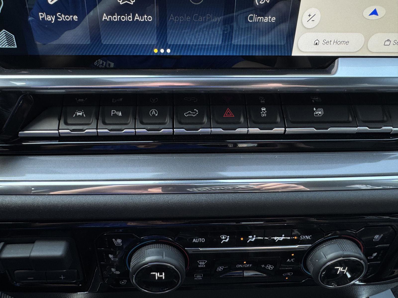 Used 2024 Chevrolet Silverado 1500 High Country image 24