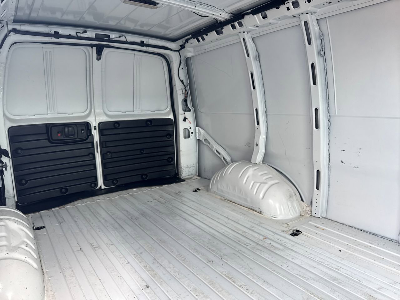 Used 2020 GMC Savana 2500 w/ Driver Convenience Package image 10