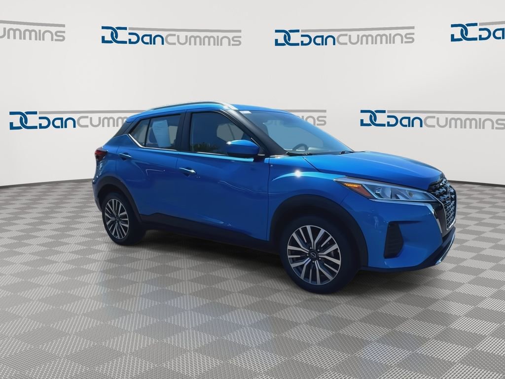 Used 2024 Nissan Kicks SV FWD image 2