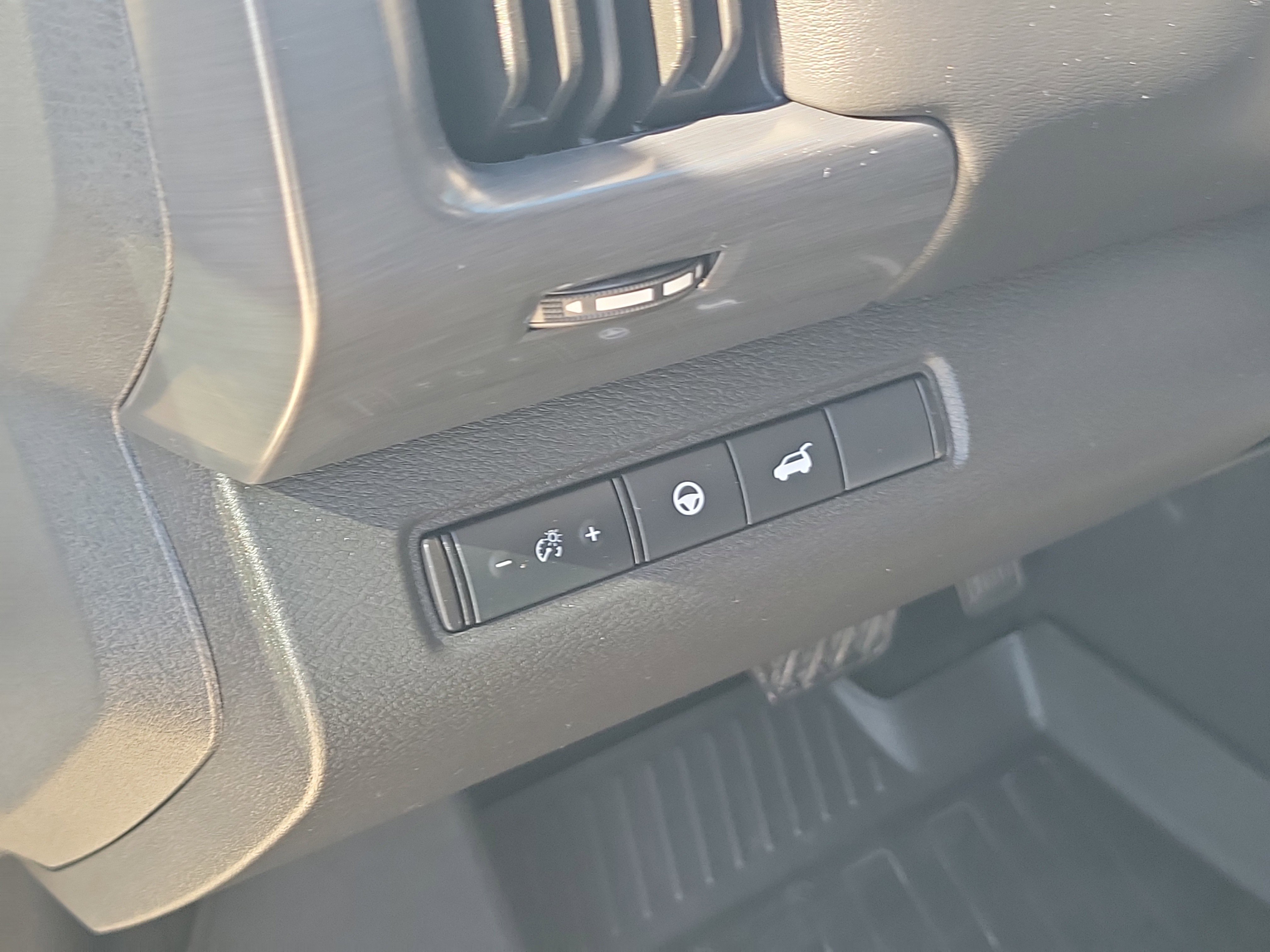 Used 2024 Nissan Pathfinder SL image 26