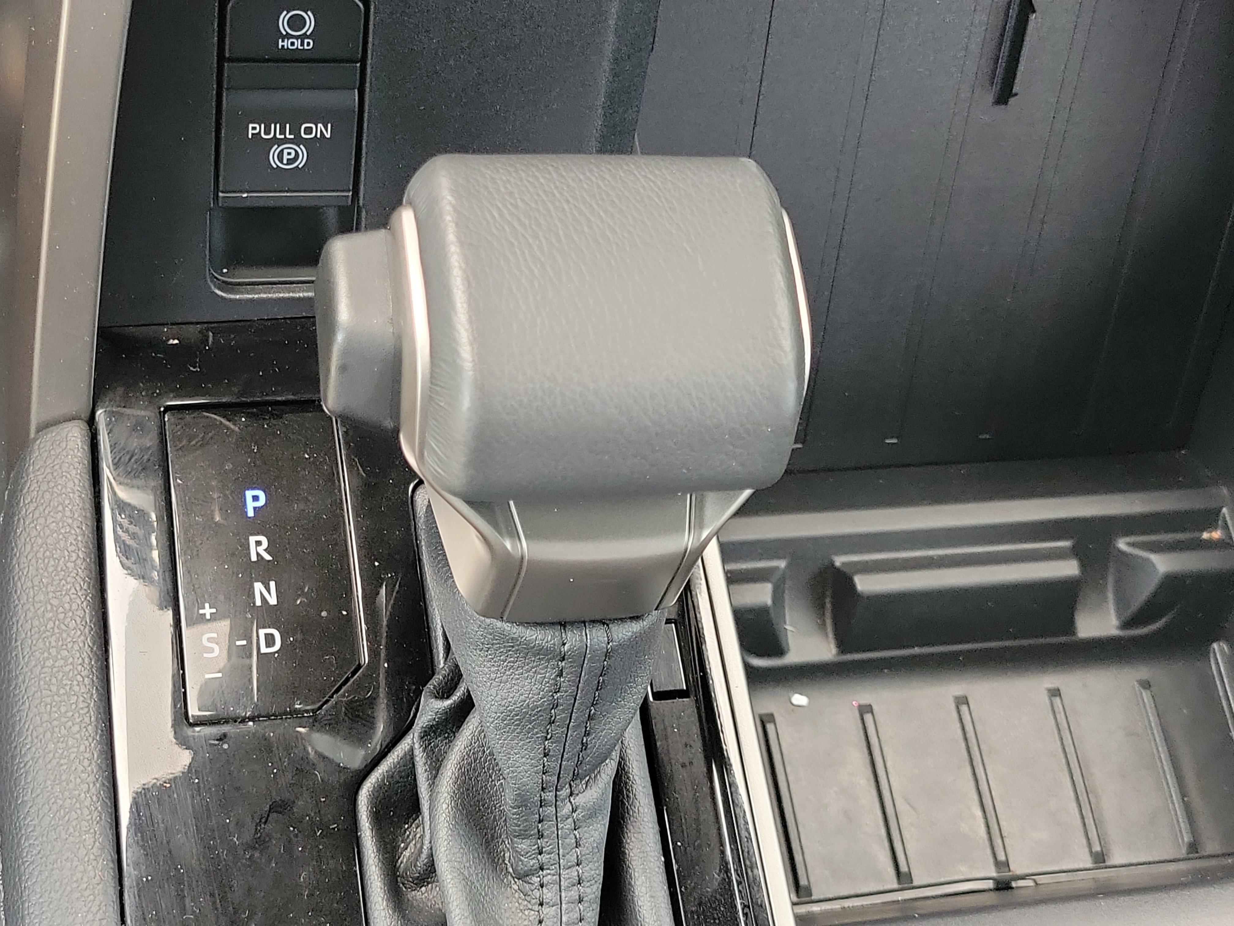 Used 2025 Toyota Tundra Limited AWD/4WD image 33