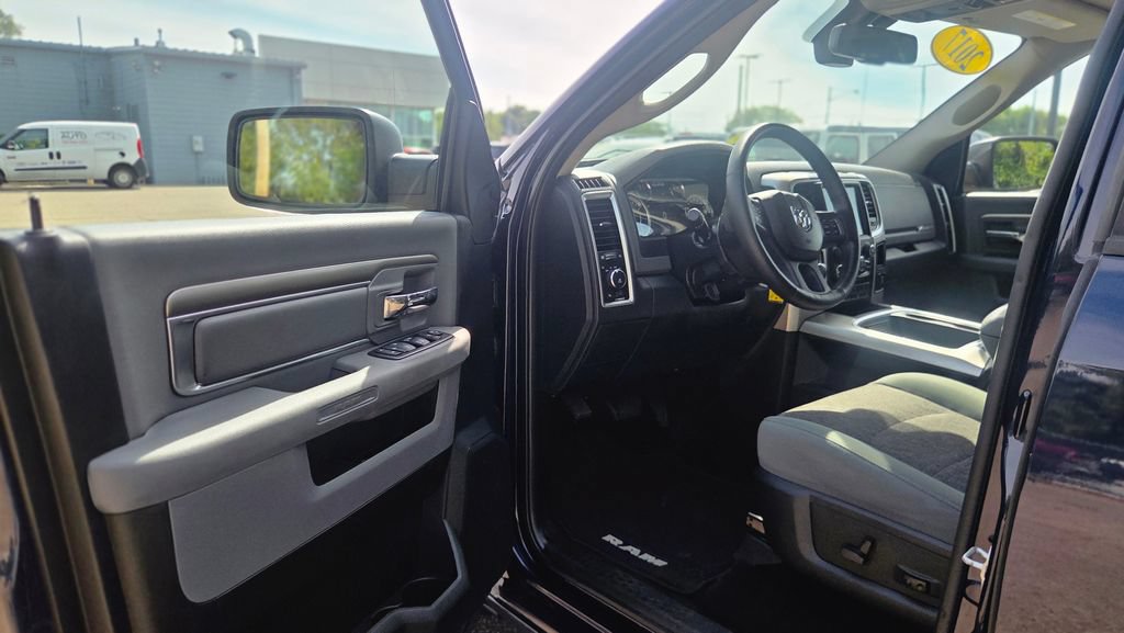 Used 2017 RAM 1500 Big Horn AWD/4WD image 9