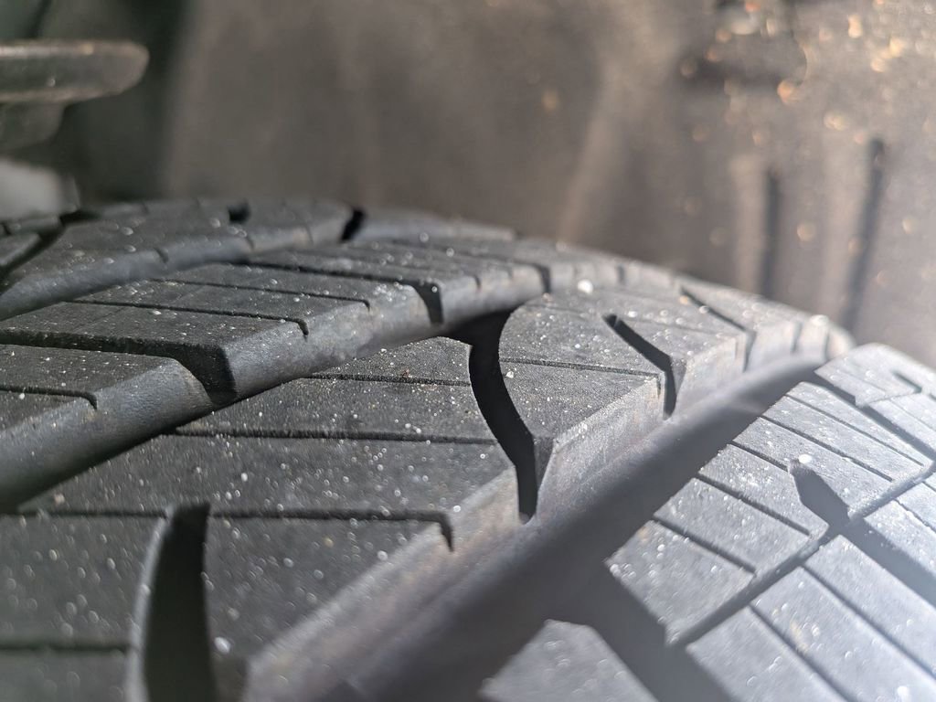 Used 2022 Ford Explorer XLT image 12