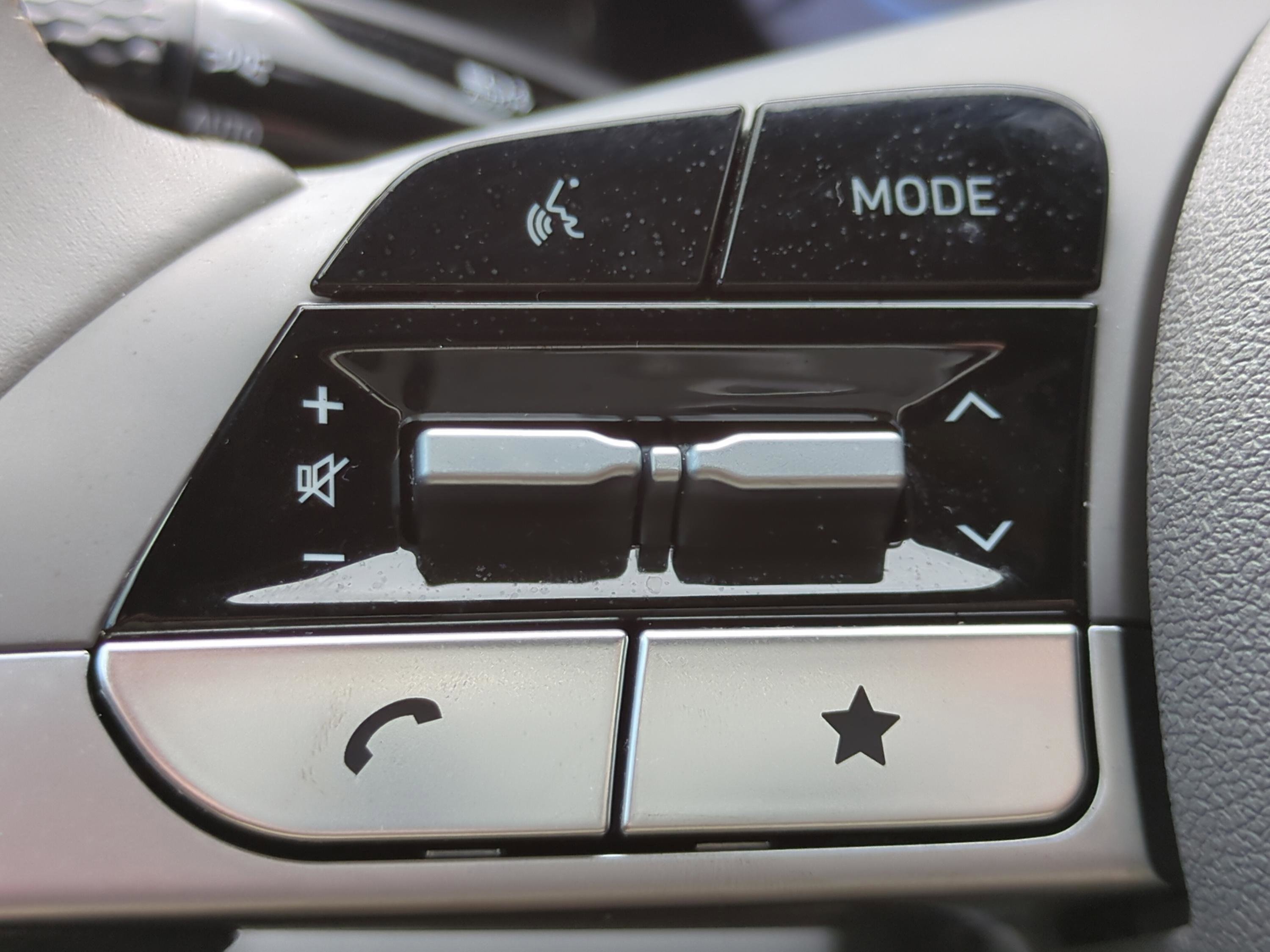 Certified 2025 Hyundai Elantra SEL FWD image 24