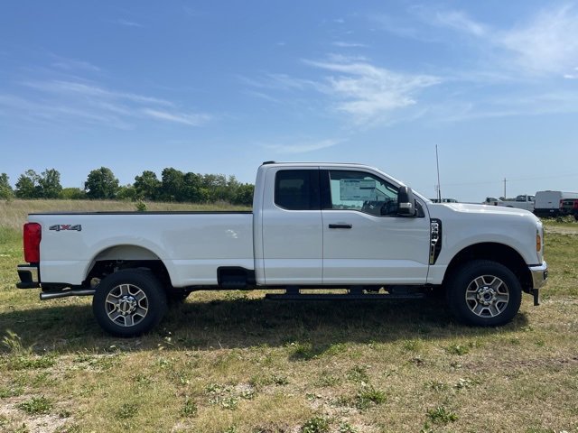 New 2025 Ford F350 XLT image 10