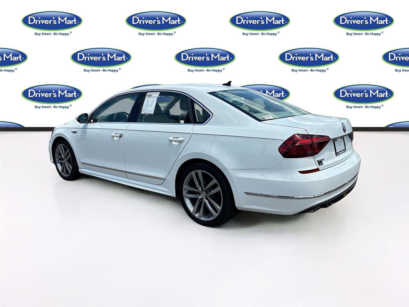 Used 2017 Volkswagen Passat 1.8T R-Line w/ R-Line Lighting Package FWD image 5