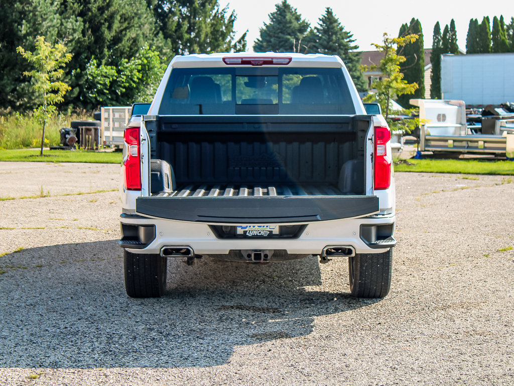 Used 2024 Chevrolet Silverado 1500 High Country w/ Technology Package AWD/4WD image 7
