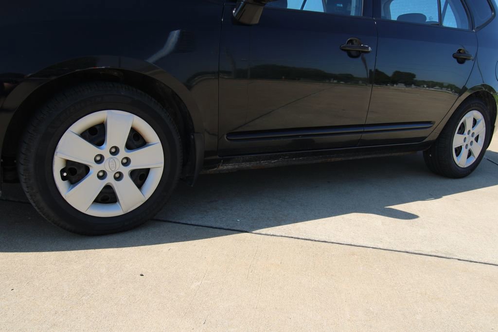 Used 2009 Kia Rondo LX FWD image 10