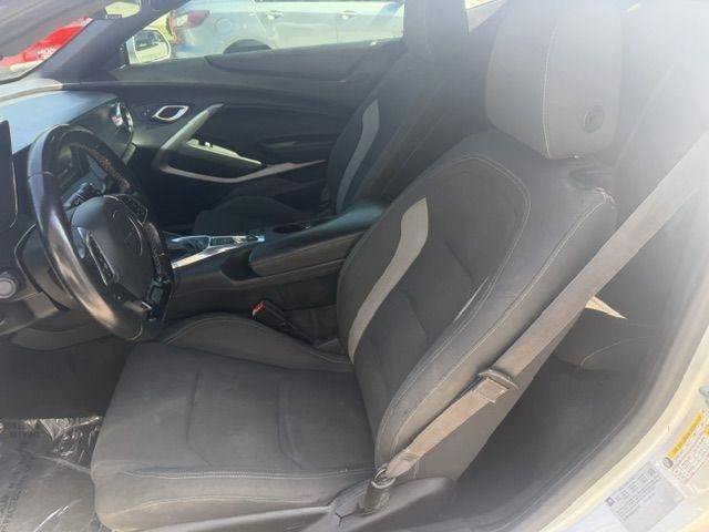 Used 2016 Chevrolet Camaro LT RWD image 12
