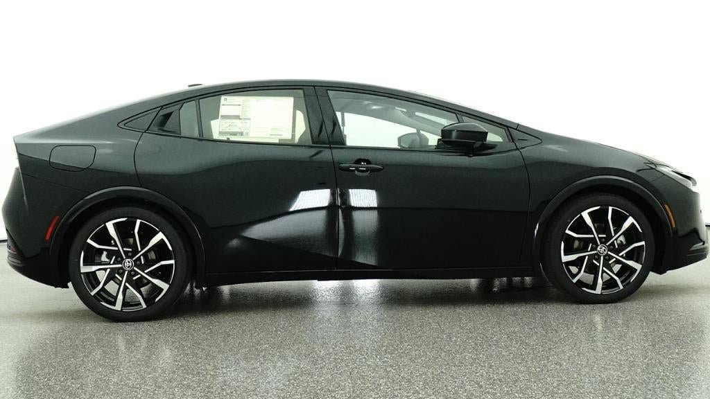 New 2026 Toyota Prius Plug-In Hybrid FWD image 60