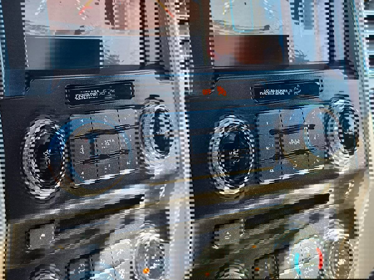 Used 2015 Ford F150 Platinum w/ Equipment Group 701A Luxury image 39