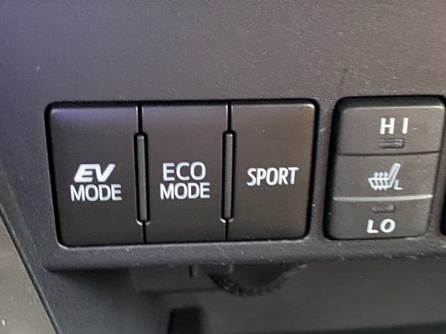 Used 2017 Toyota RAV4 Limited w/ Advanced Technology Package AWD/4WD image 18