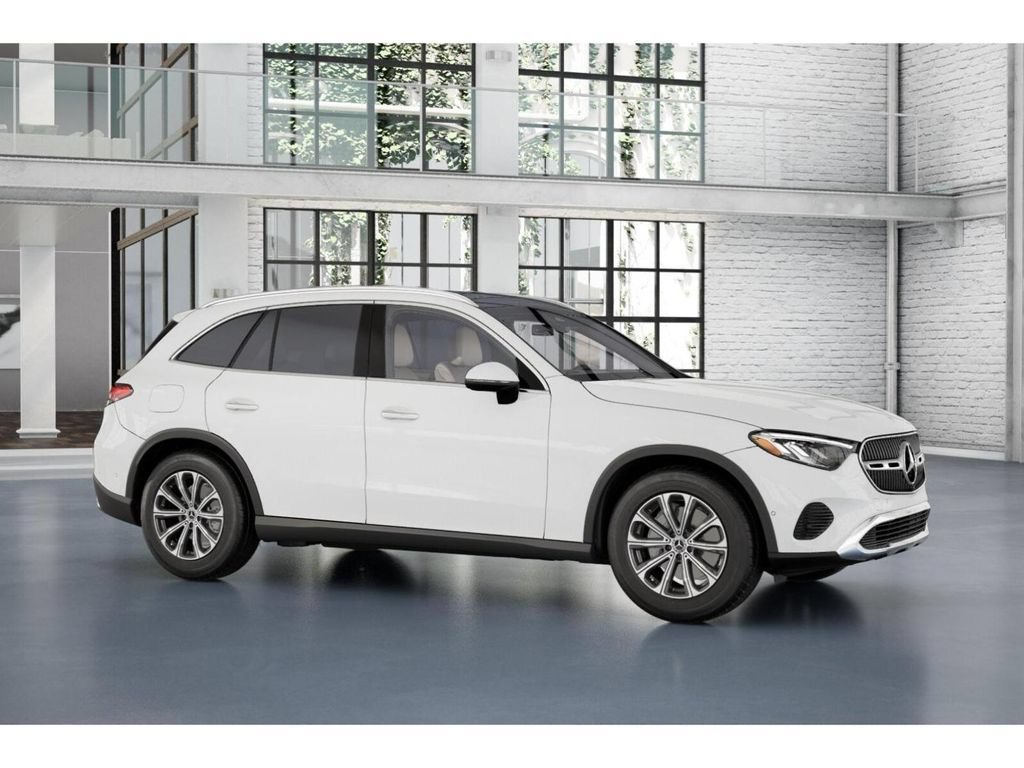 Used 2025 Mercedes-Benz GLC 300 4MATIC image 13