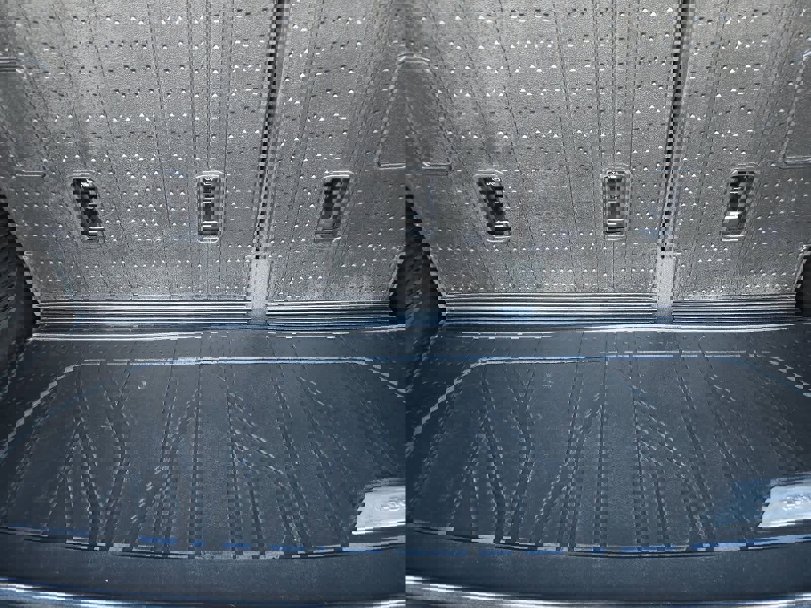 Used 2023 Chevrolet Tahoe Premier image 17