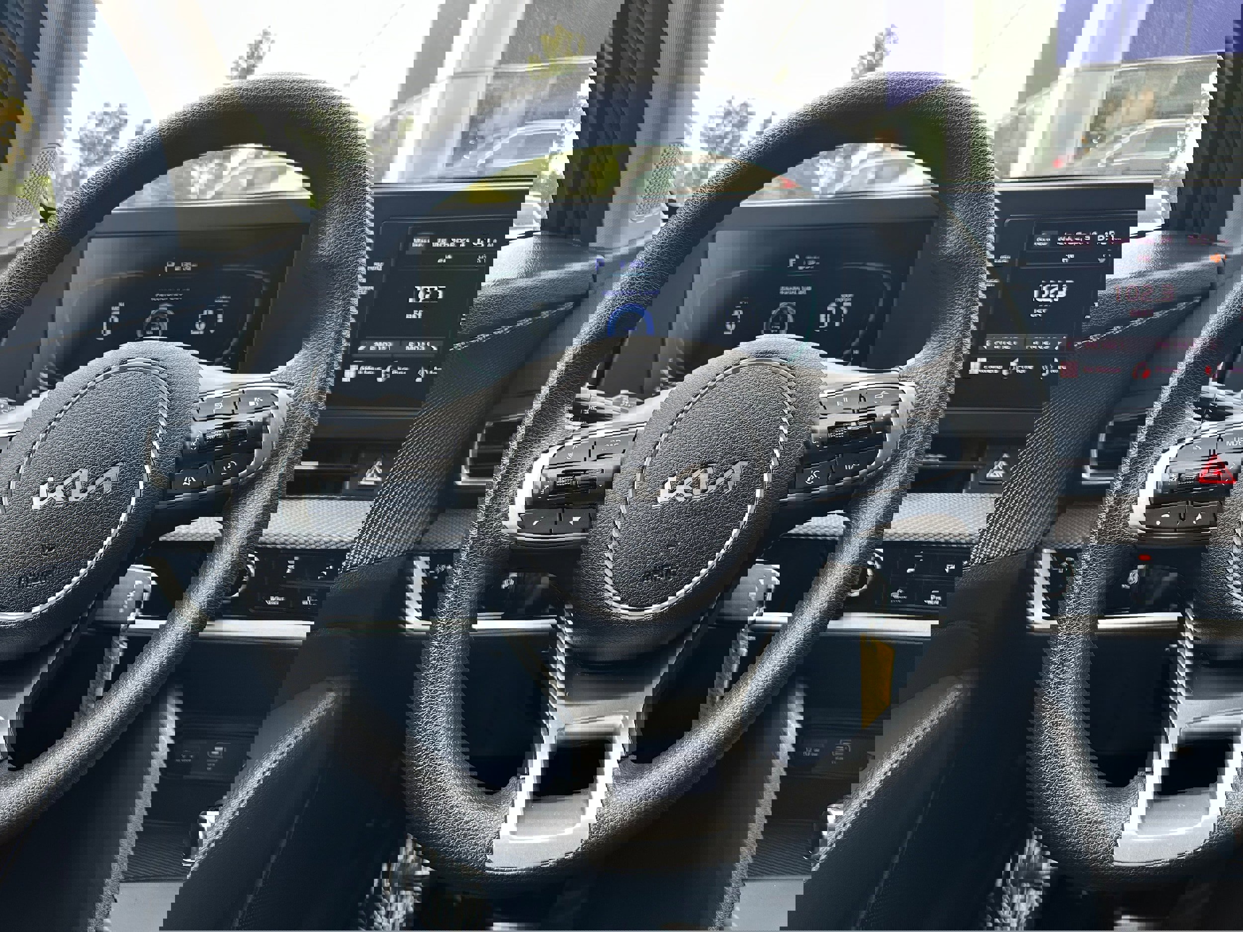 Used 2023 Kia Sportage LX image 17