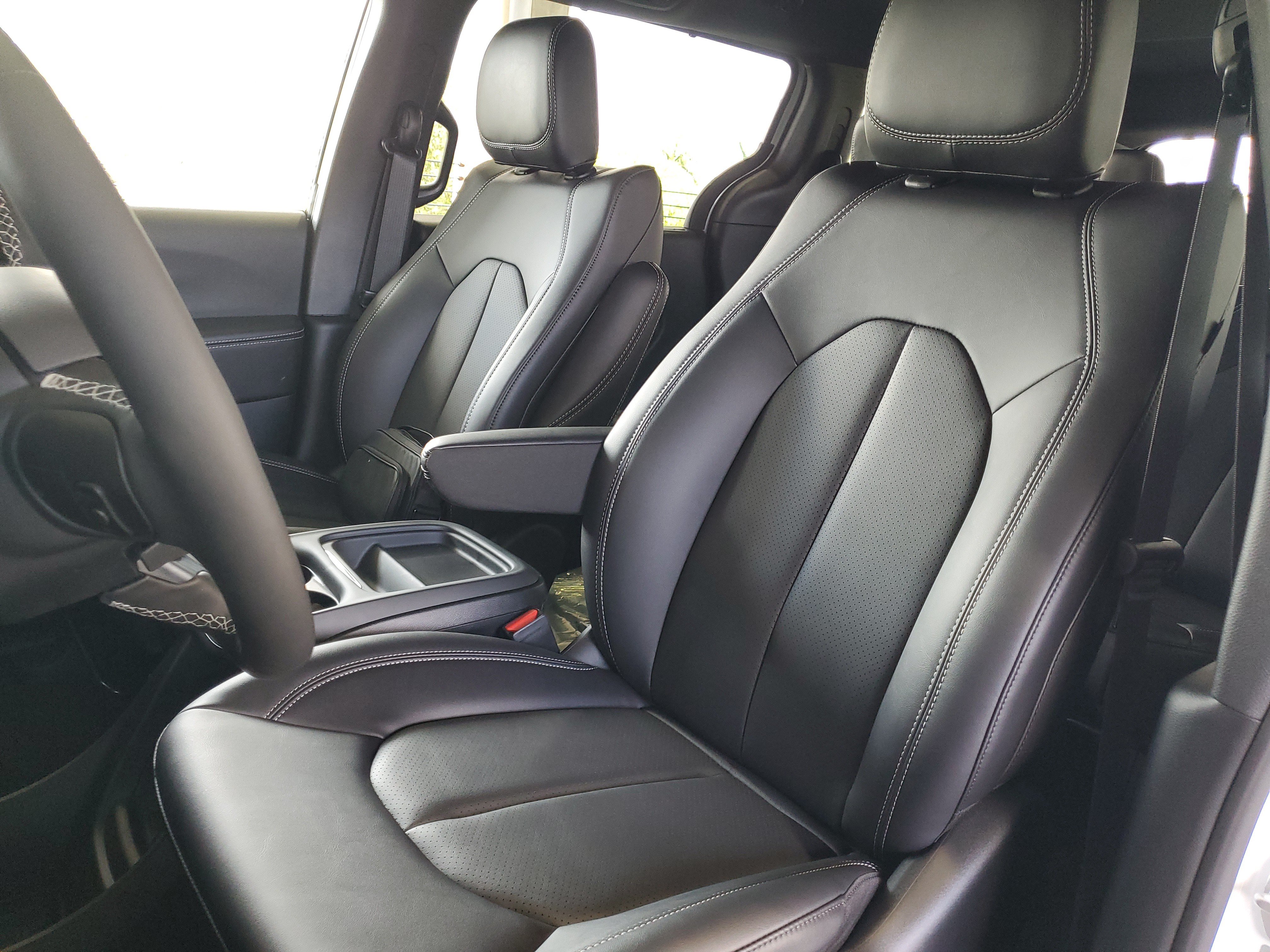New 2027 Chrysler Pacifica Select FWD image 19