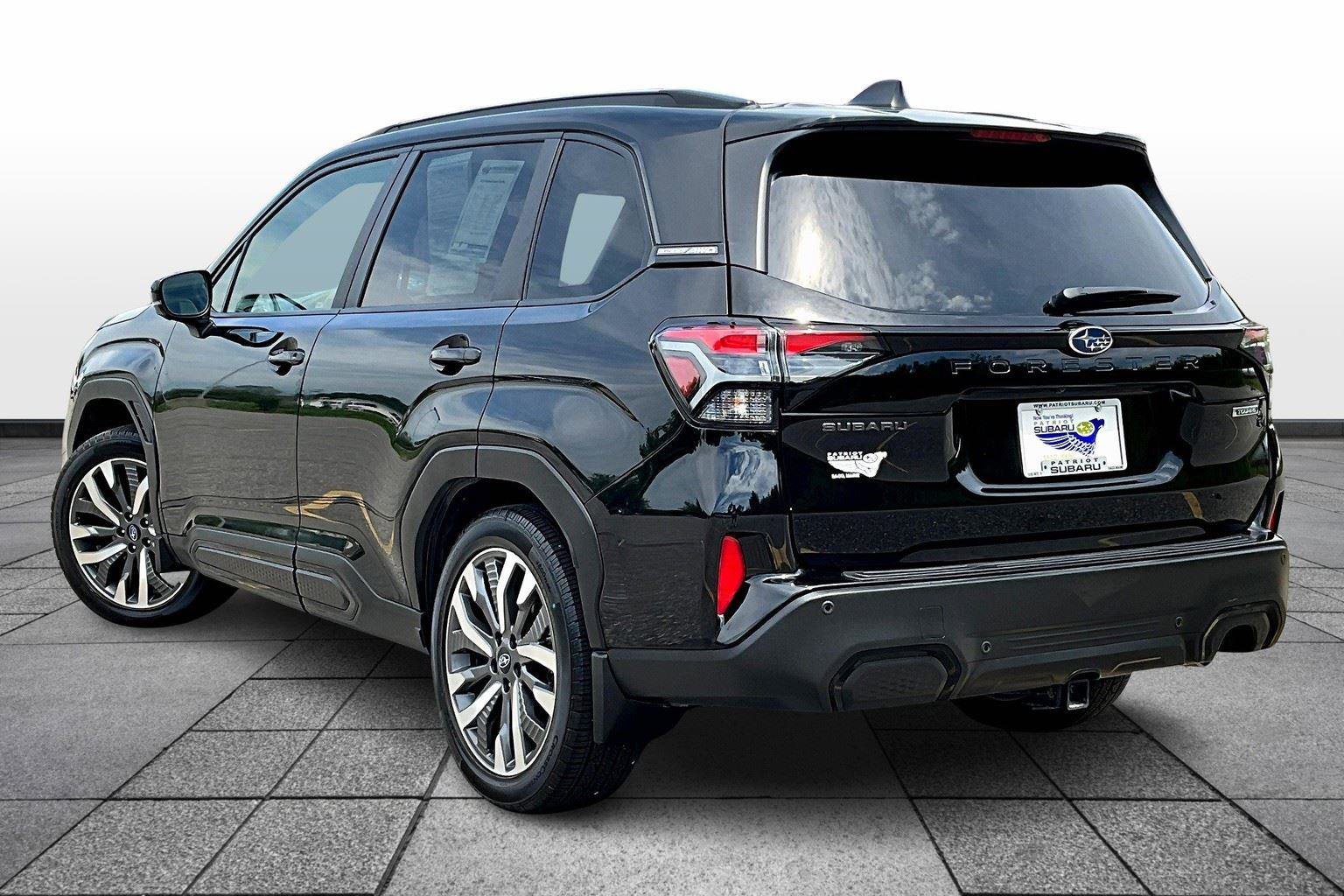 Used 2025 Subaru Forester Touring image 2