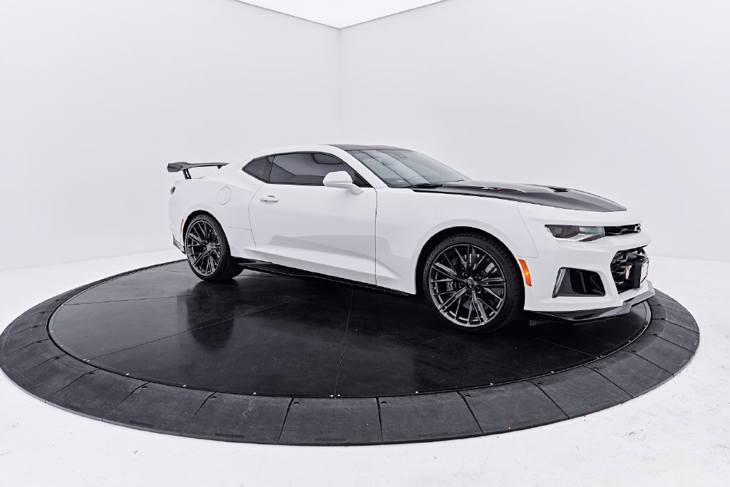 Used 2021 Chevrolet Camaro ZL1 RWD image 16