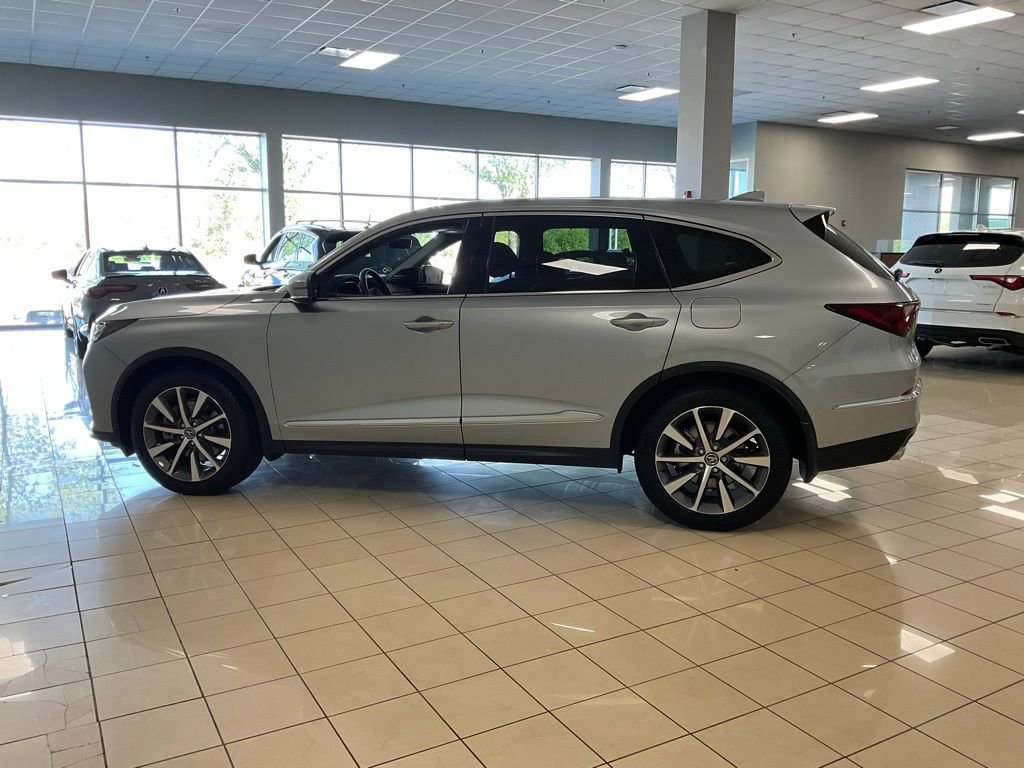 Certified 2025 Acura MDX w/ Technology Package AWD/4WD image 5