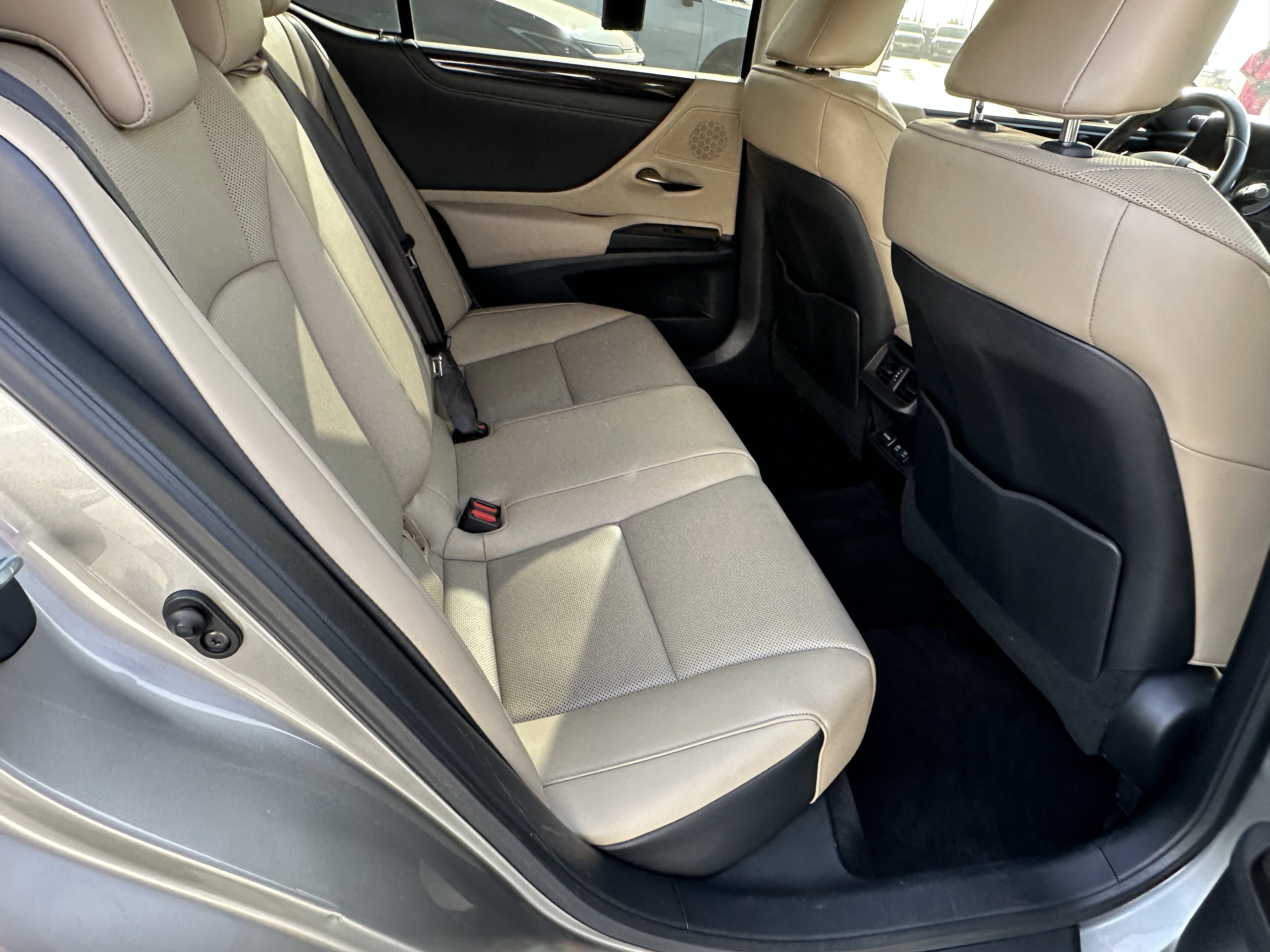 Used 2020 Lexus ES 350 w/ Premium Package image 18