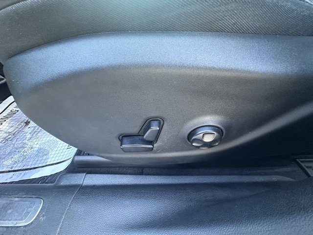 Used 2019 Jeep Cherokee Limited image 11