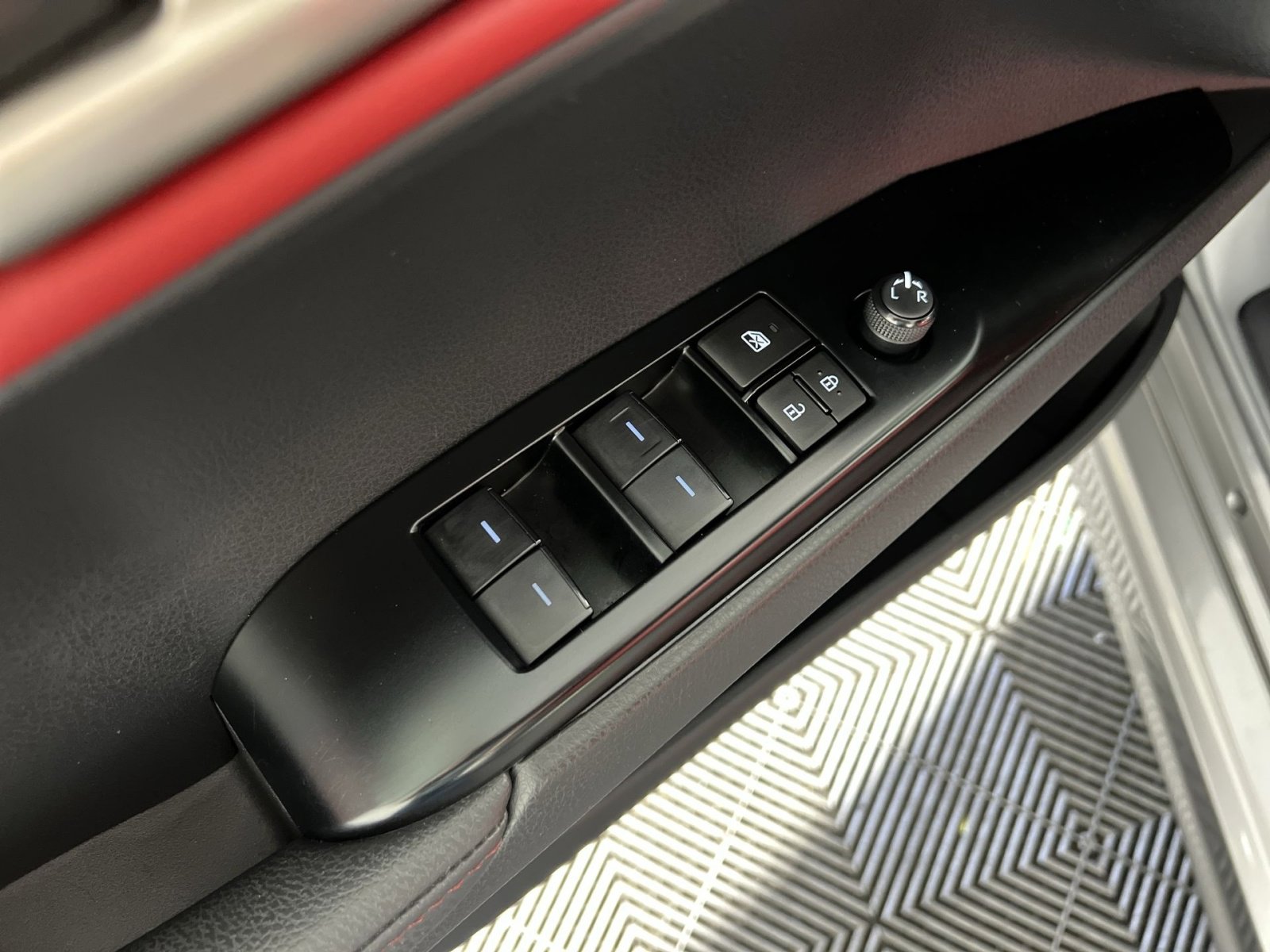 Used 2025 Toyota Camry XSE image 15