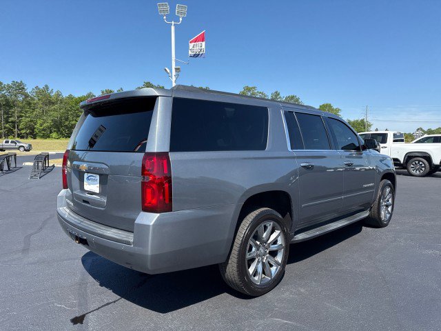 Used 2020 Chevrolet Suburban LT RWD image 3